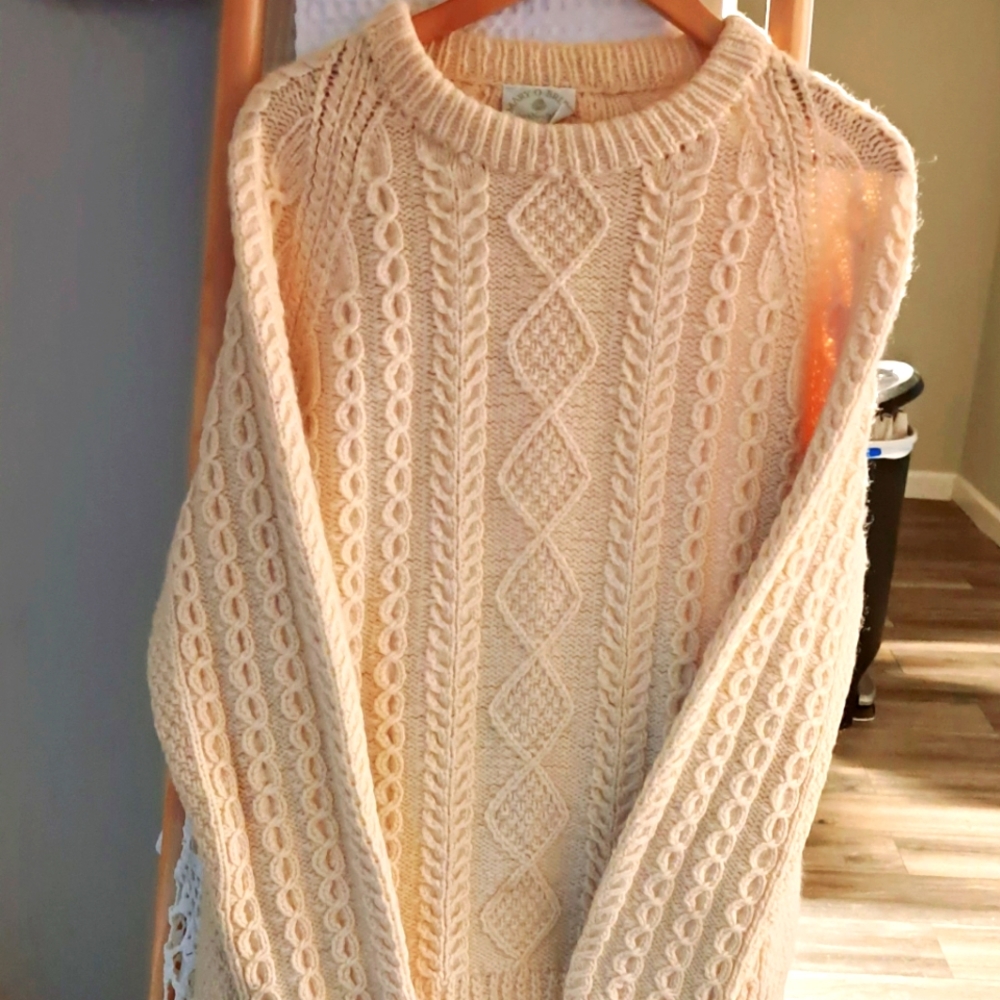 VTG Irishknit heavy sweater from Ireland Euc woolmark tag